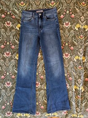 Joe's Jeans Medium Blue Flare Jeans size 26